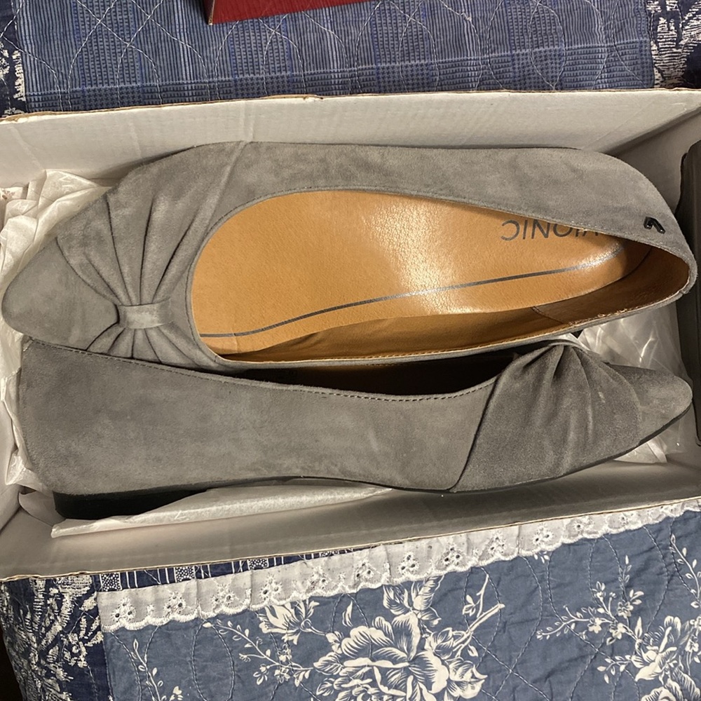 Vionic flats